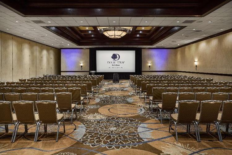 DoubleTree by Hilton Hotel Ontario Airport
