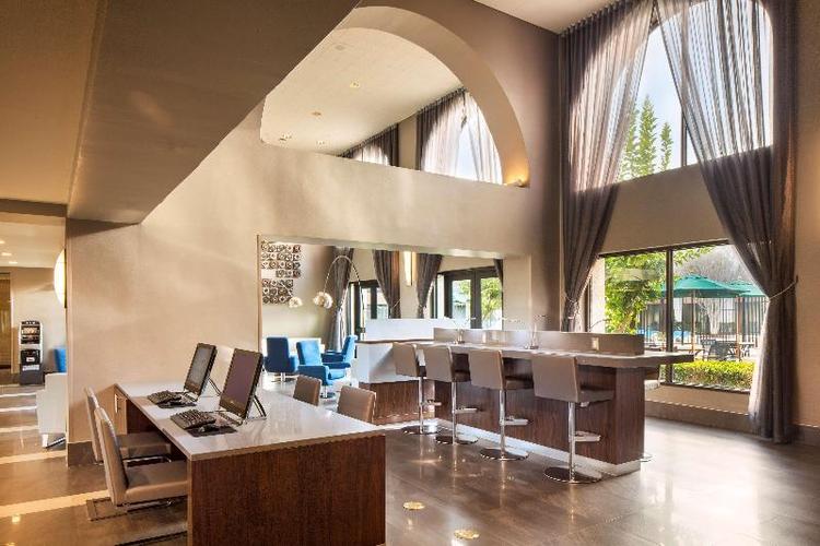 DoubleTree by Hilton Newark - Fremon