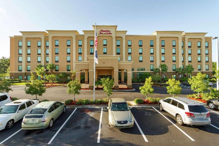 Hampton Inn & Suites Jacksonville-Airport