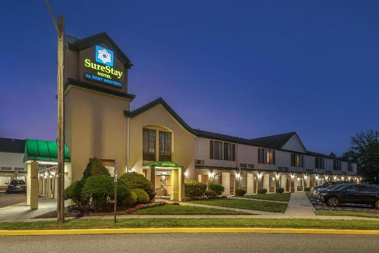 Surestay Hotel By Best Western East Brunswick
