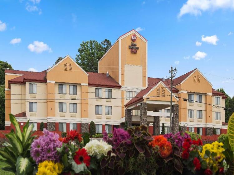 B/W Plus Huntersville Inn & Suites Near Lake Norma