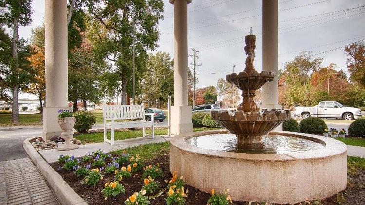 Best Western Plus Newport News Inn & Suites