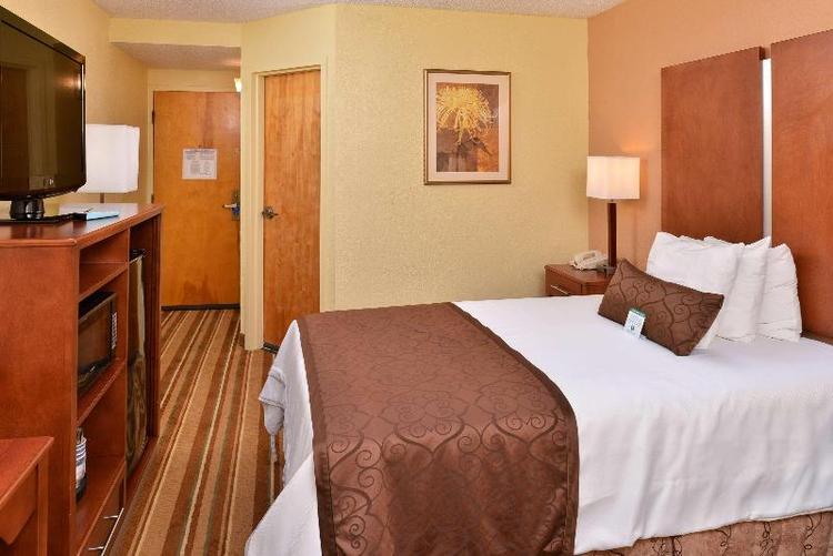 Best Western Plus Richmond Airport Hotel