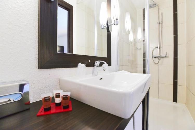 KYRIAD Design ENZO REIMS - Tinqueux