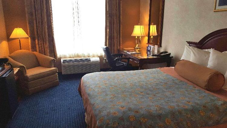 Best Western Plus Lawnfield Inn & Suites
