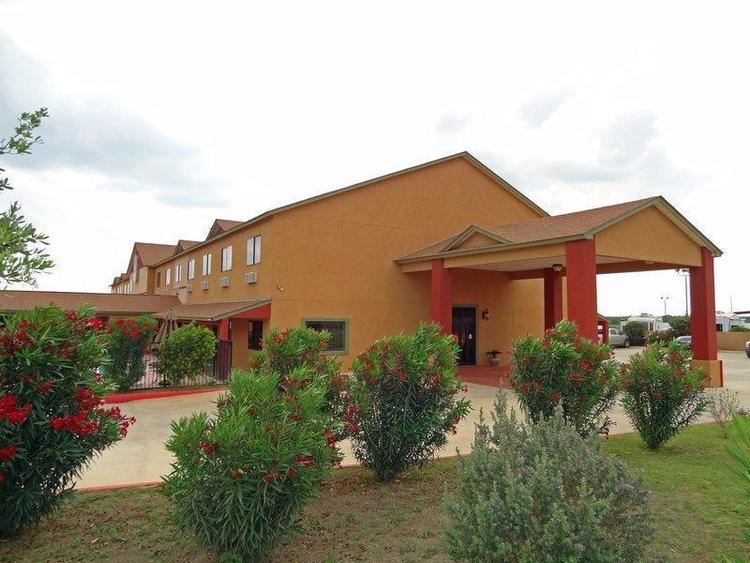 Whitten Inn Cotulla RV Par