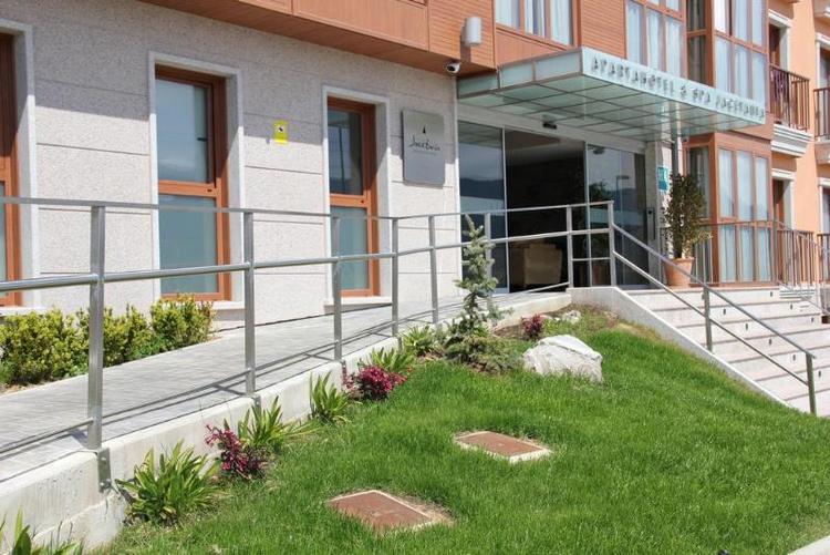 Apartahotel & Spa Jacetania
