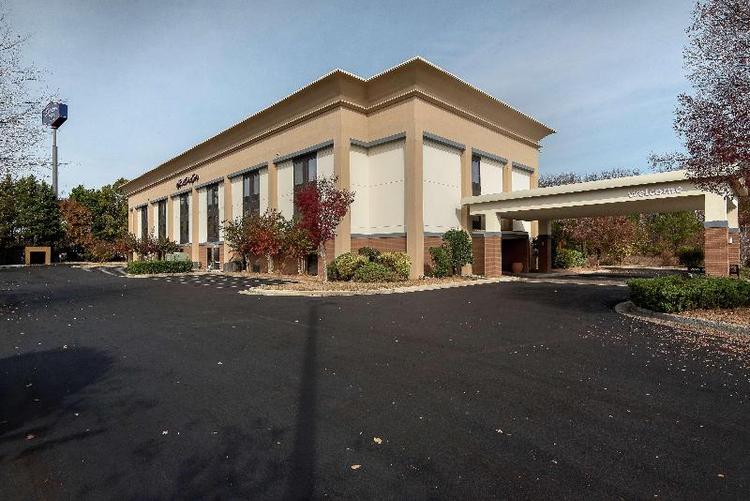 Hampton Inn Commerce