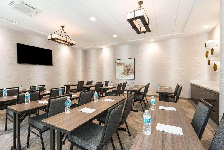 Hampton Inn & Suites Miami Wynwood Design District