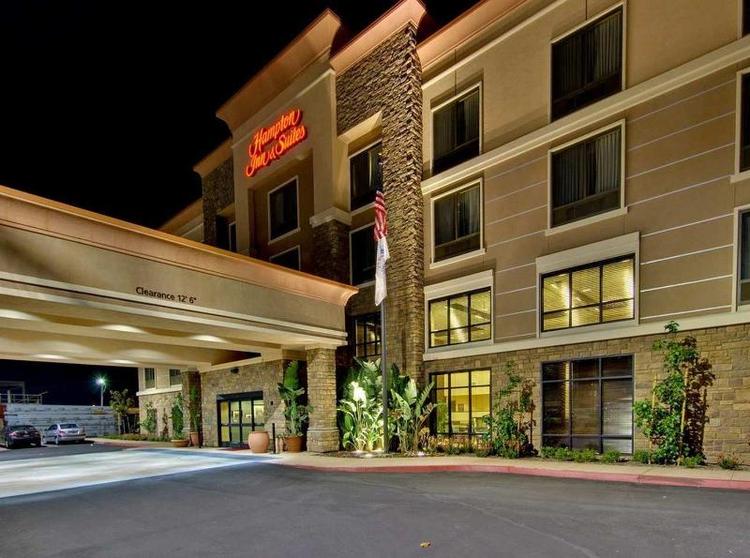 Hampton Inn & Suites Moreno Valley