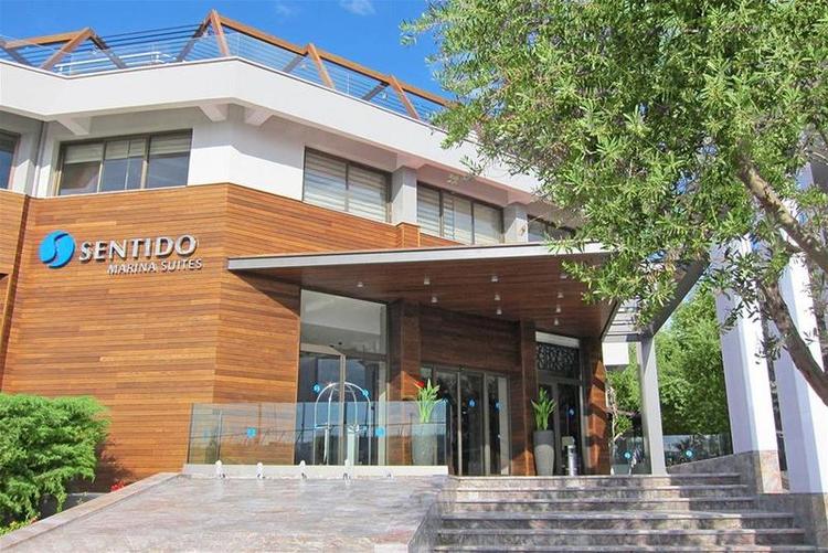 Paloma Marina Suites