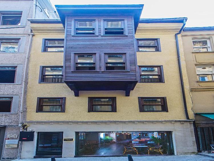 Meroddi Galata Mansion