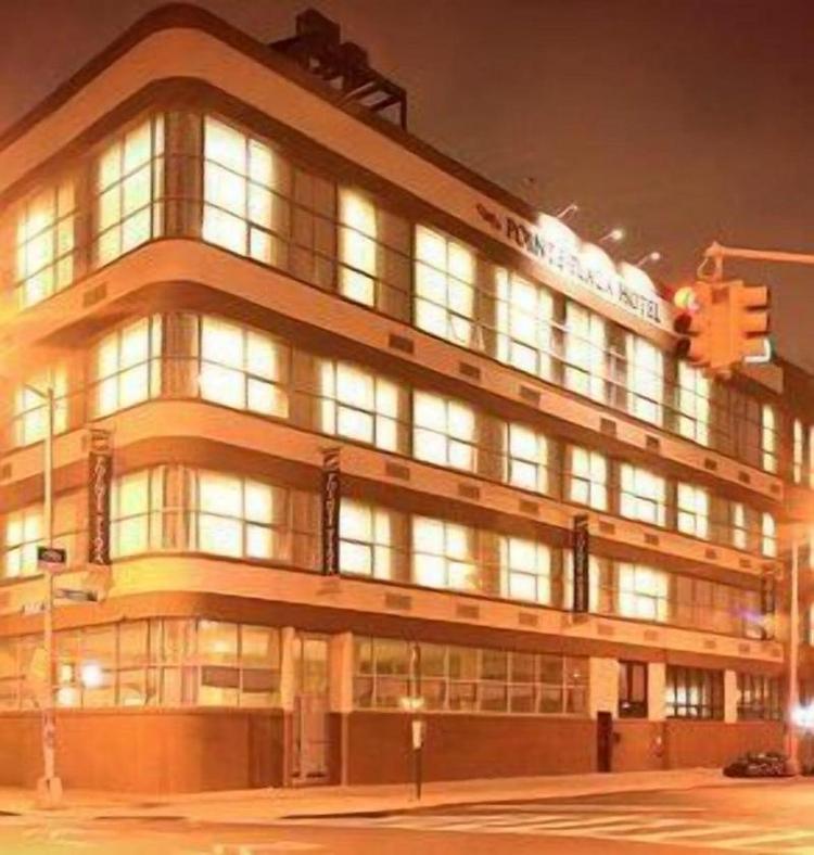 Pointe Plaza Brooklyn Hotel