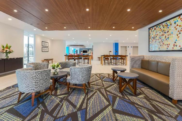 Holiday Inn Express & Suites Downtown Fort Worth