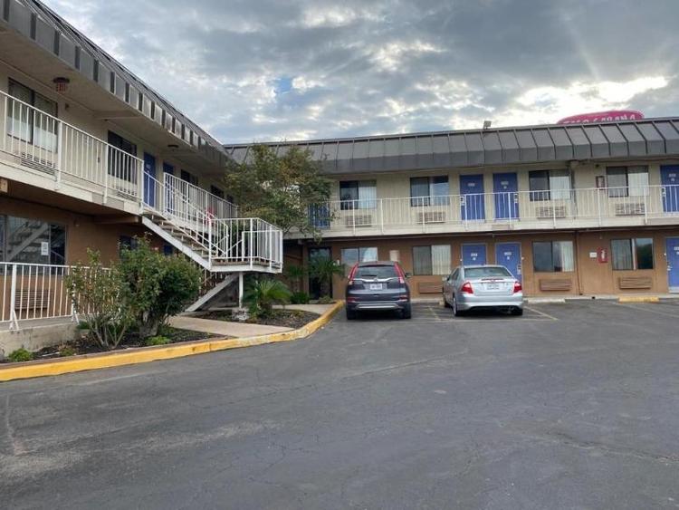 Travelodge by Wyndham San Antonio Lackland AFB