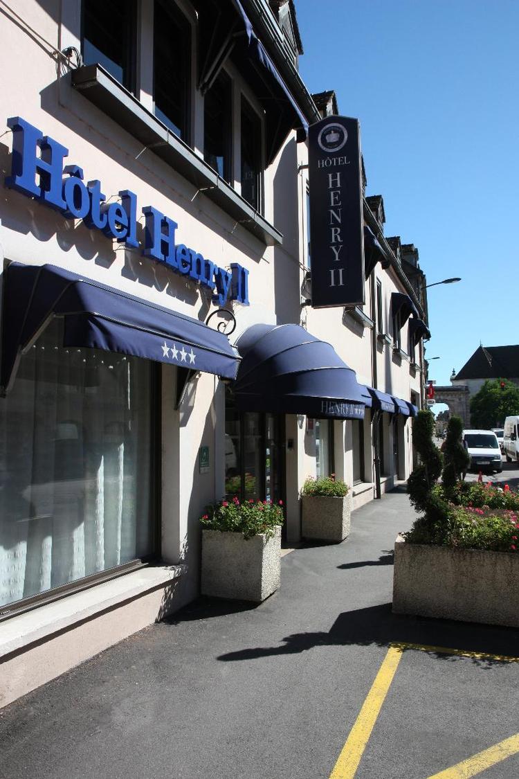 Henry II Hotel