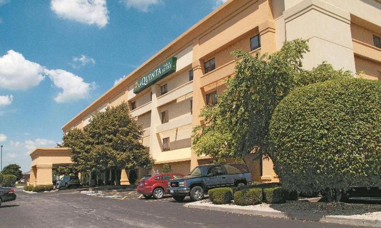 La Quinta Inn Suites Wyndham Chicago Tinley Park