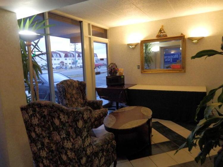 Red Roof PLUS & Suites Virginia Beach - Seaside