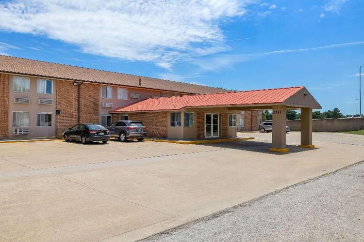 Econo Lodge Emporia Area