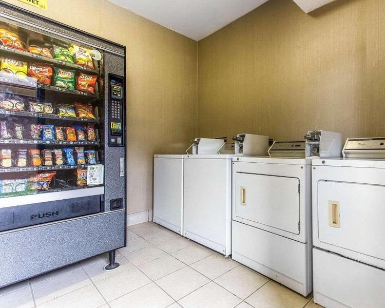 Quality Suites Convention Center Eastside