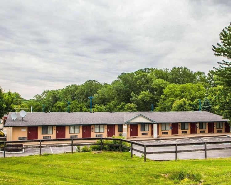 Rodeway Inn St. Charles