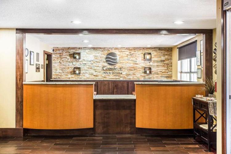 Comfort Inn & Suites Ballpark Area