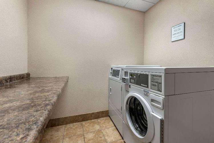 Comfort Inn & Suites Warsaw Area