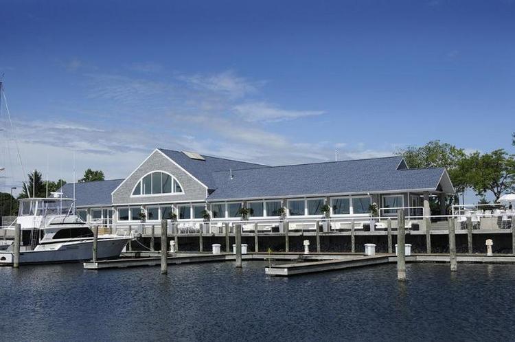 Shoreline Inn & Conference Center, an Ascend Colle