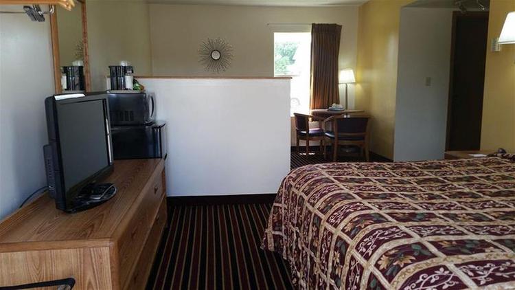 Rodeway Inn & Suites Austin