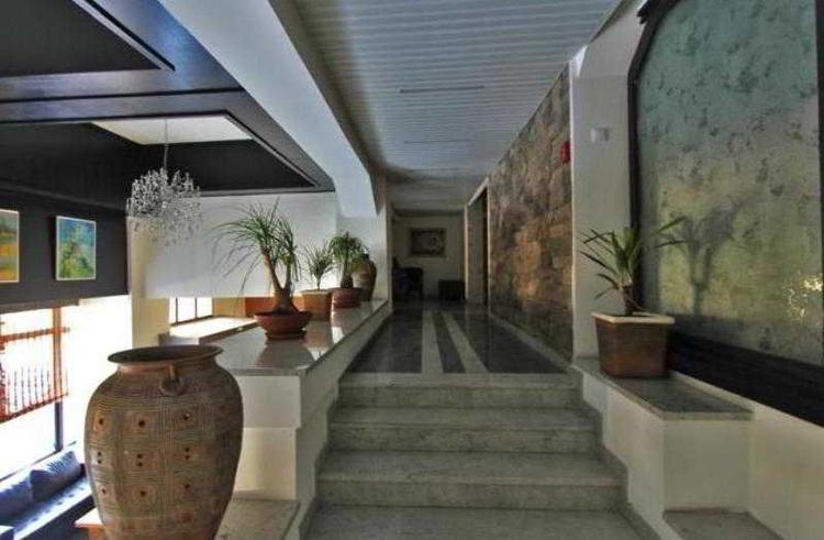 Lirak Hotel