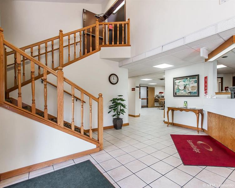 Econo Lodge Inn and Suites Dickson