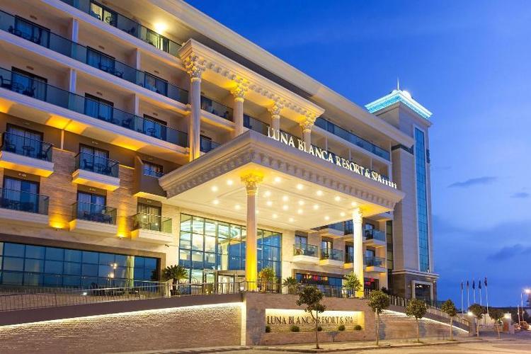 Luna Blanca Resort