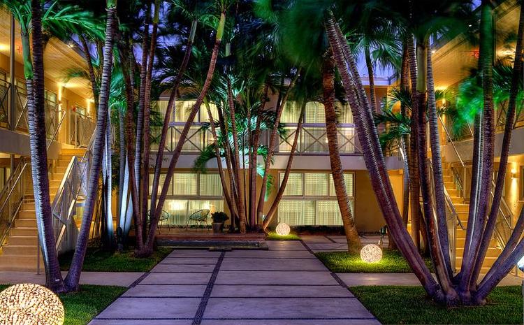 1818 Meridian House by Eskape Collection