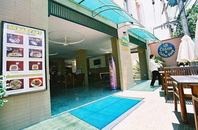18 Coins Cafe & Hostel