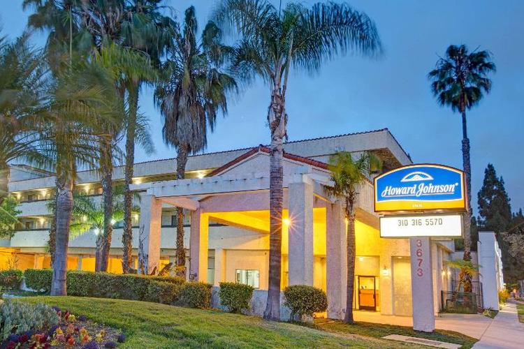 Howard Johnson by Wyndham Torrance