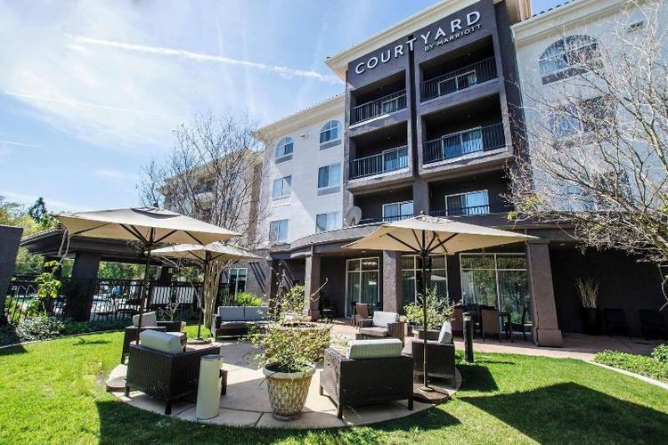 Courtyard Ventura Simi Valley