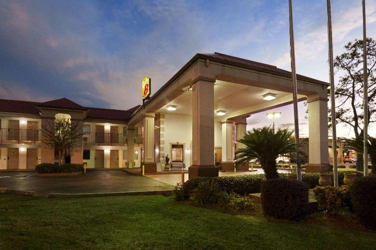 Staywell Suites Baton Rouge/I-12