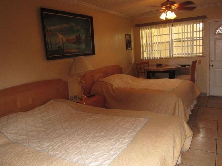Sands Point Motel