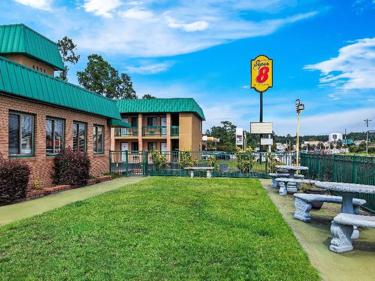 Super 8 by Wyndham Columbia/Ft. Jackson SC