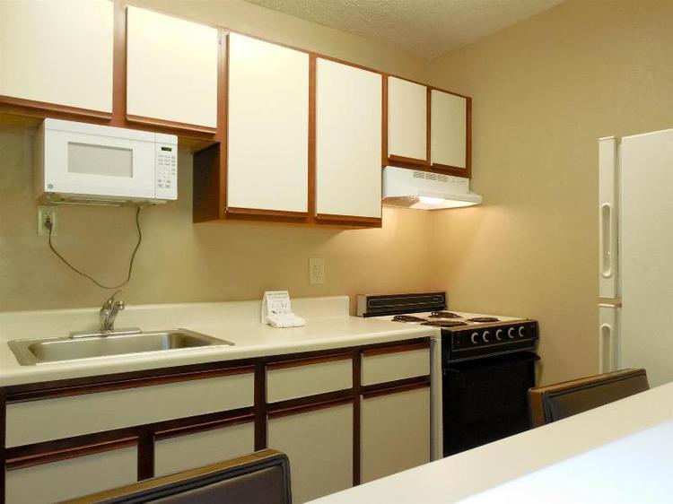 Extended Stay America - Charleston - Northwoods Bl