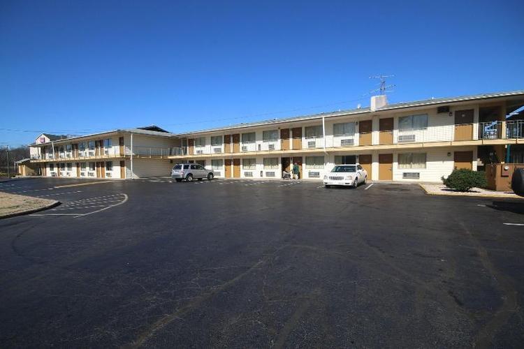 Royal Inn & Suites
