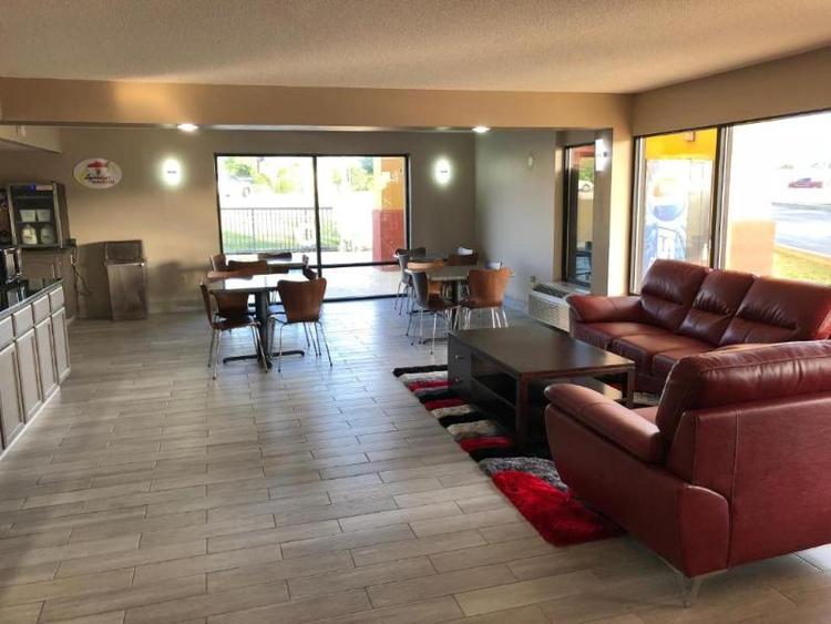 Super 8 by Wyndham Orangeburg