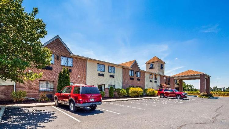 Best Western Plus Hannaford Inn & Suites