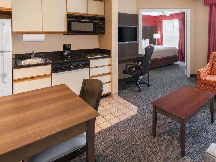 Hawthorn Suites By Wyndham Detroit Warren