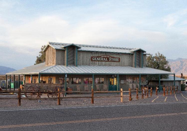 Stovepipe Wells Village