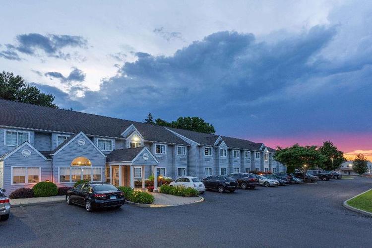 Microtel Inn & Suites By Wyndham Bethel/Danbury