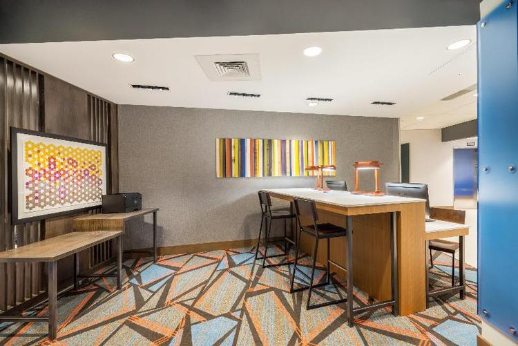 Holiday Inn Express & Suites Greenville