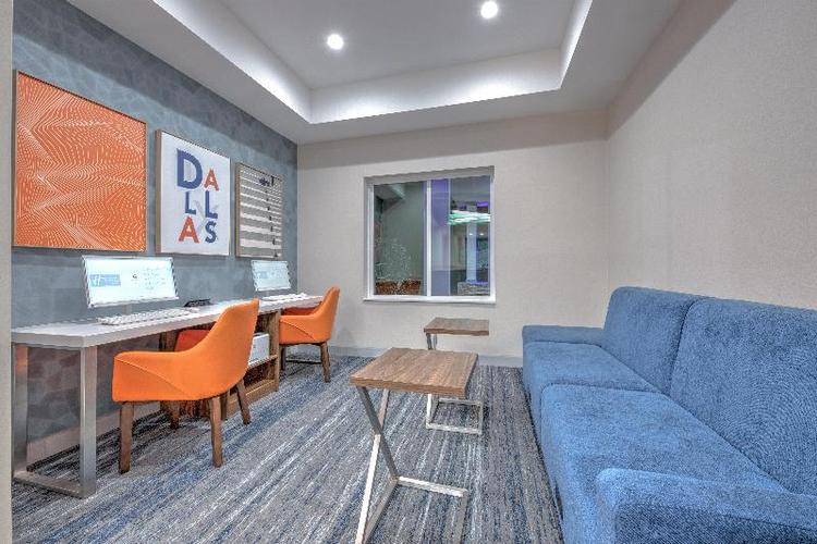 Holiday Inn Express Hotel & Suites Dallas West IHG