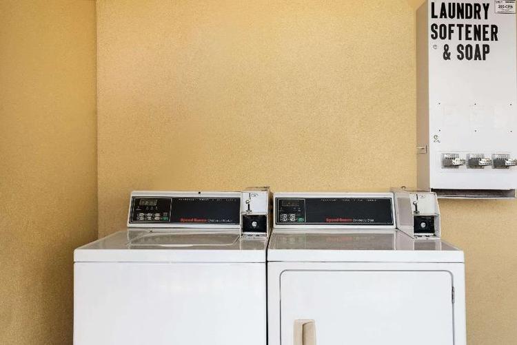 Super 8 by Wyndham Ormond Beach
