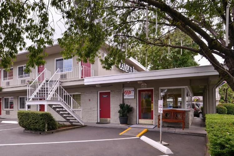 Campus Inn And Suites